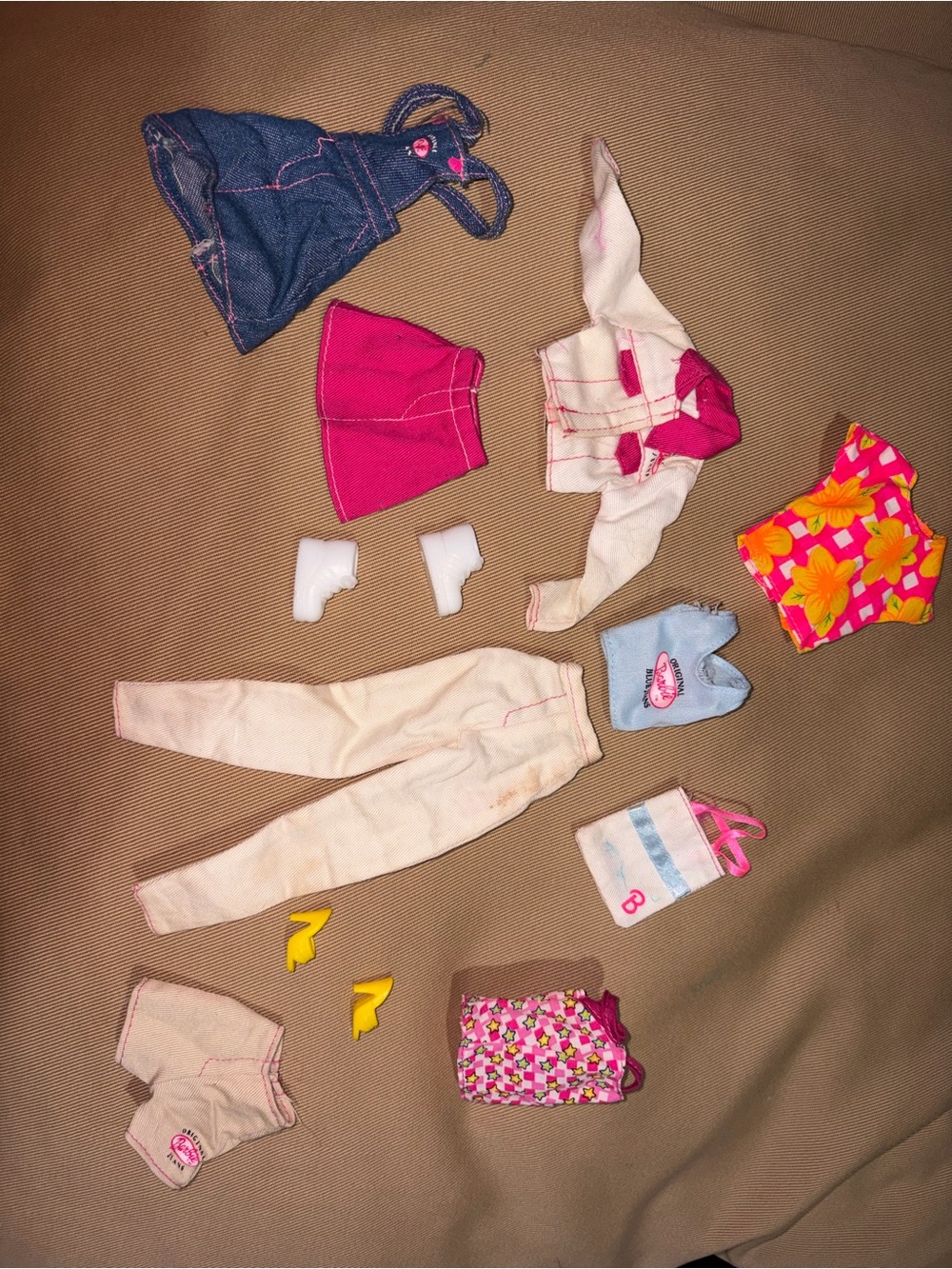 Barbie clothes set